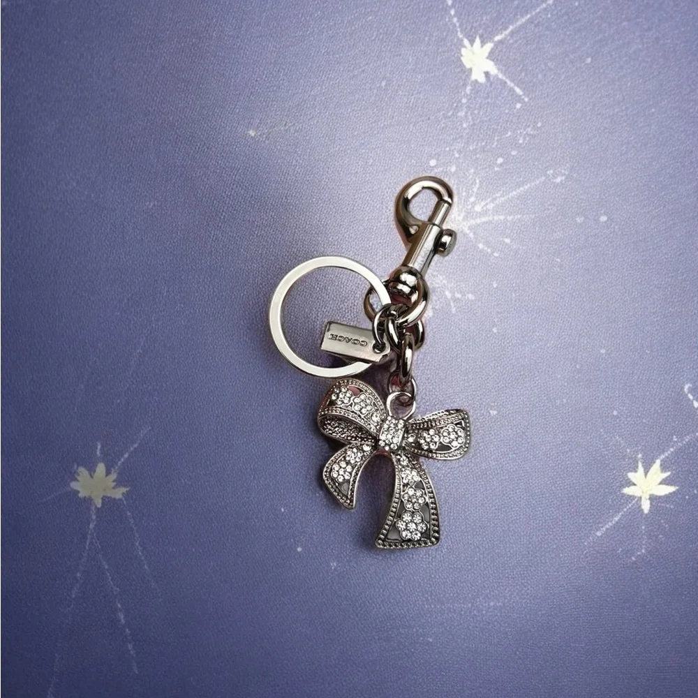 🍂Coach Silver Bow Keychain - Picture 8 of 8